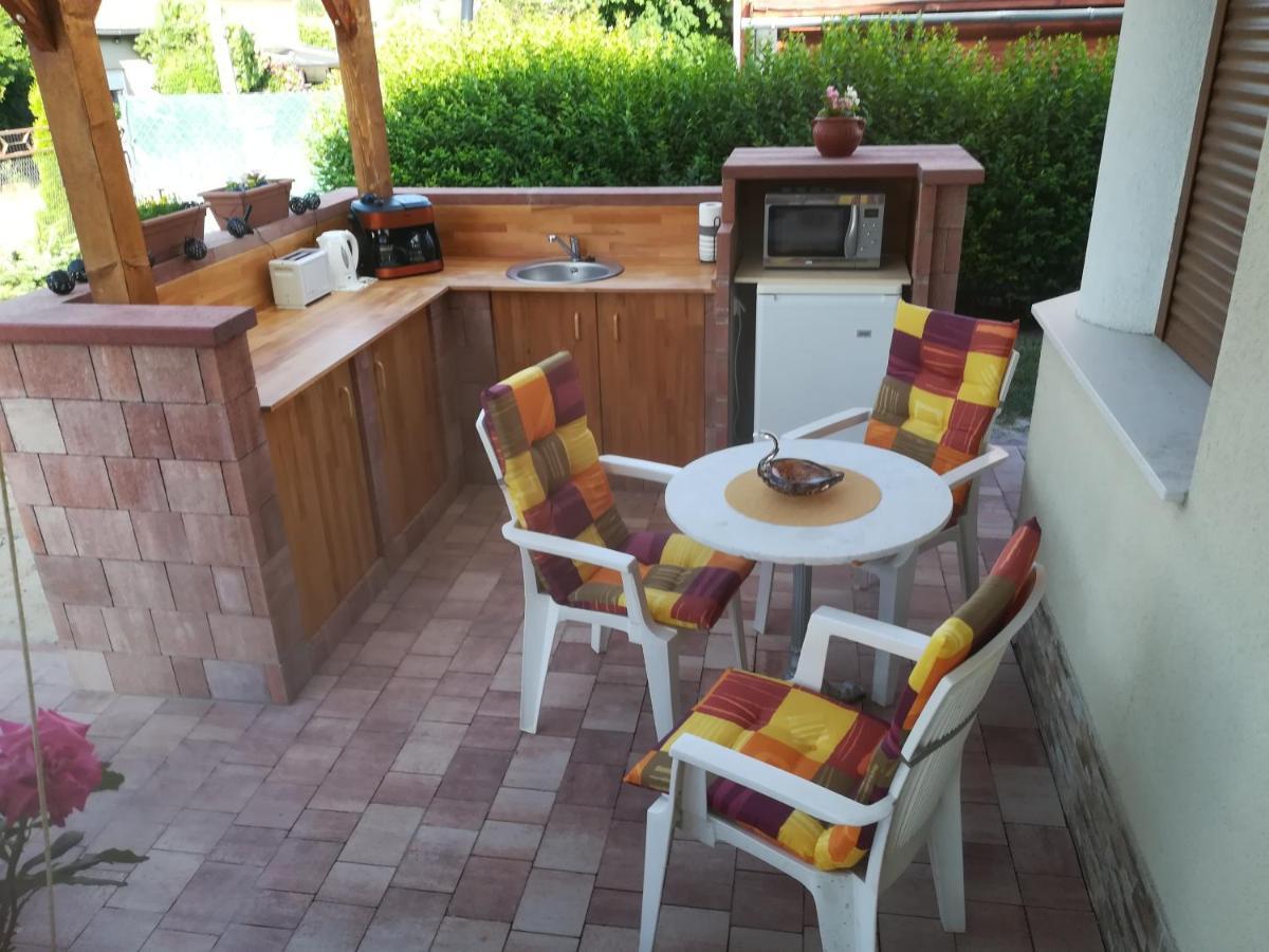 Balatonfůzfő Betty Apartman מראה חיצוני תמונה